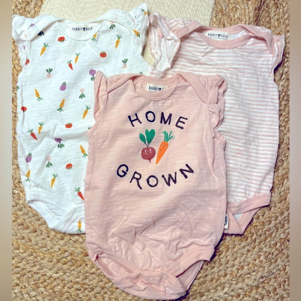 3 Piece Rabbit and Bear Organic Cotton Set size 3-6 months